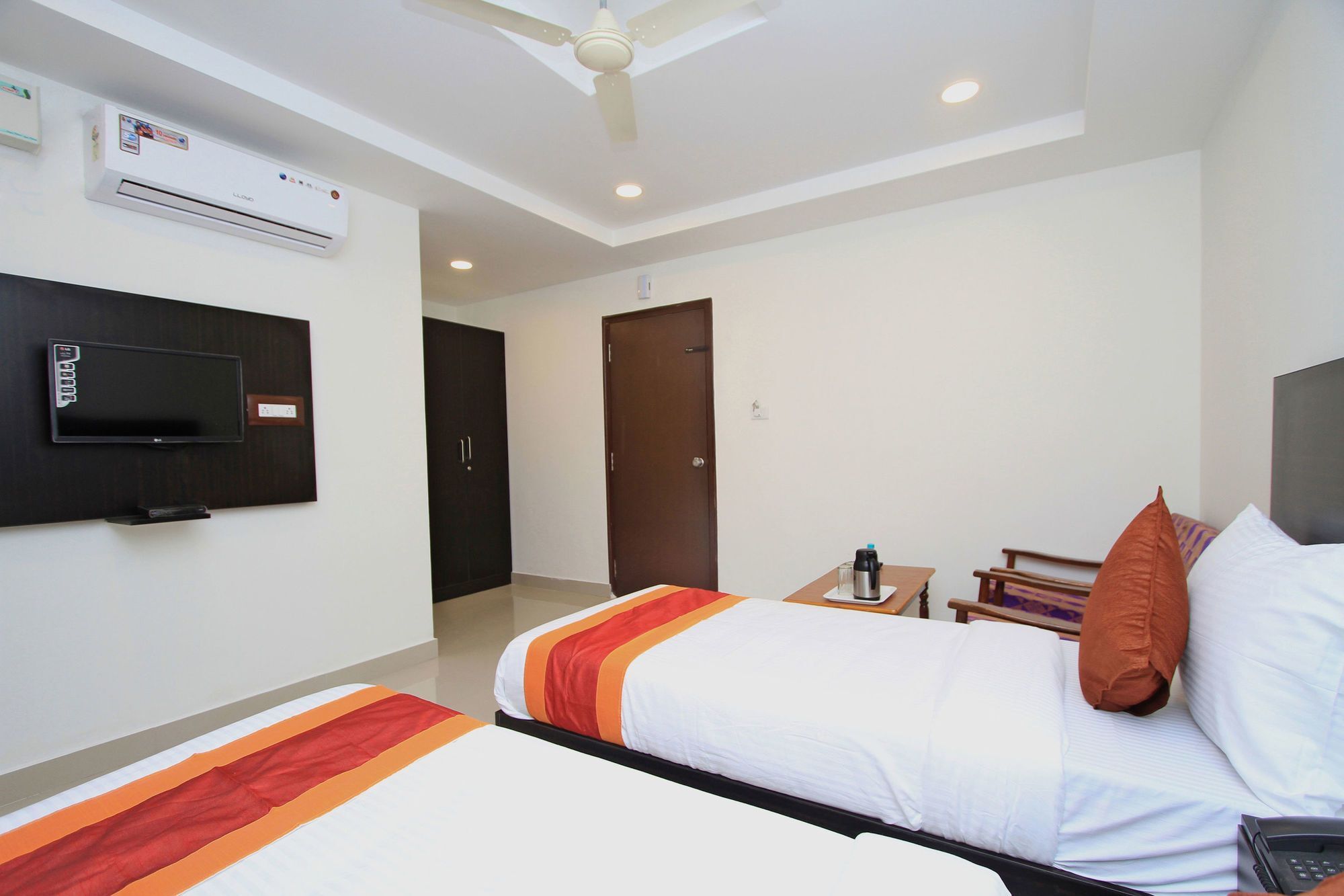 Oyo 4733 Champion Residency Hotel Bangalore Bagian luar foto